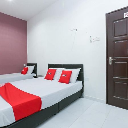 OYO 90274 Wadi Isfa Inn Kota Bharu Bagian luar foto